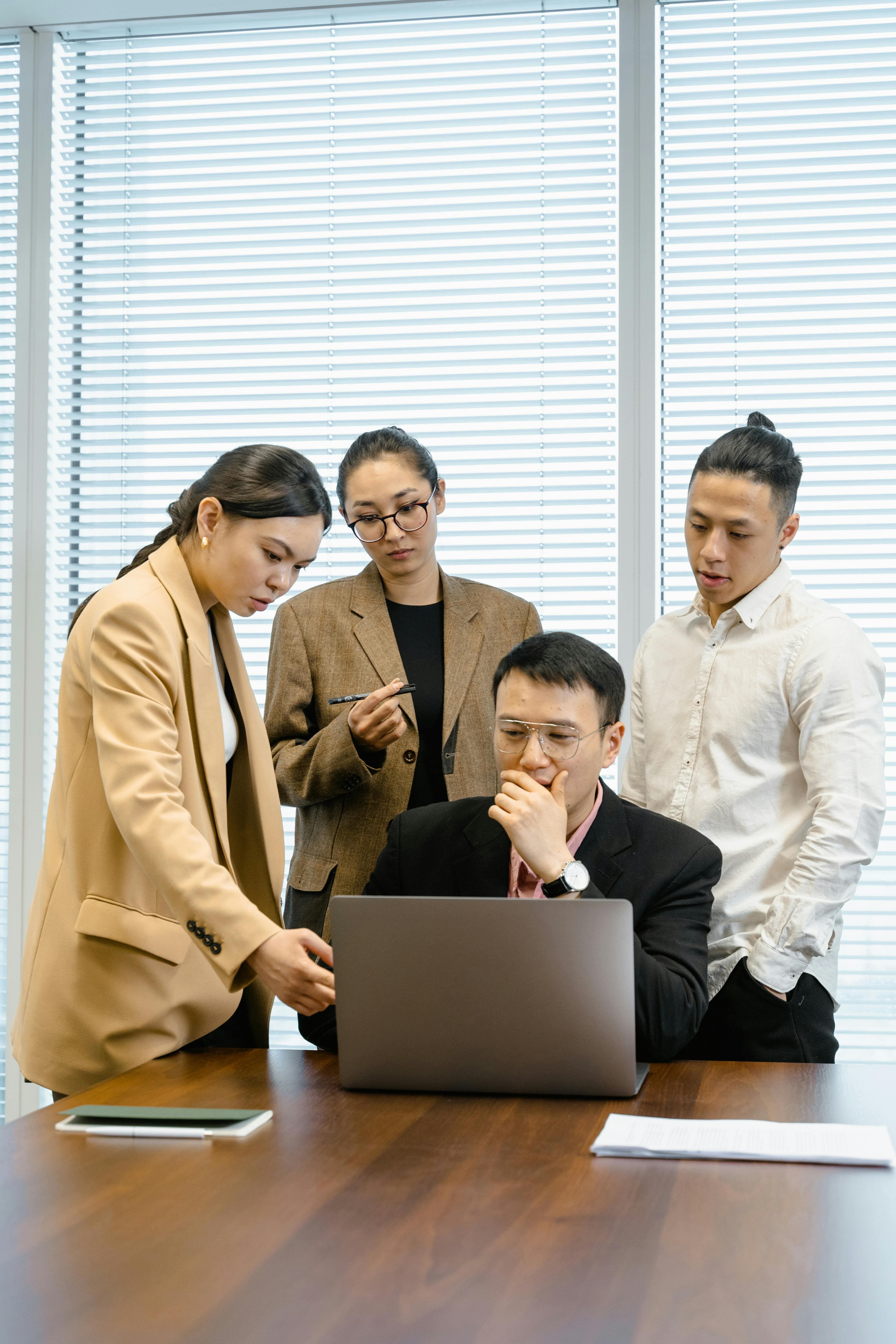 チーム作業風景